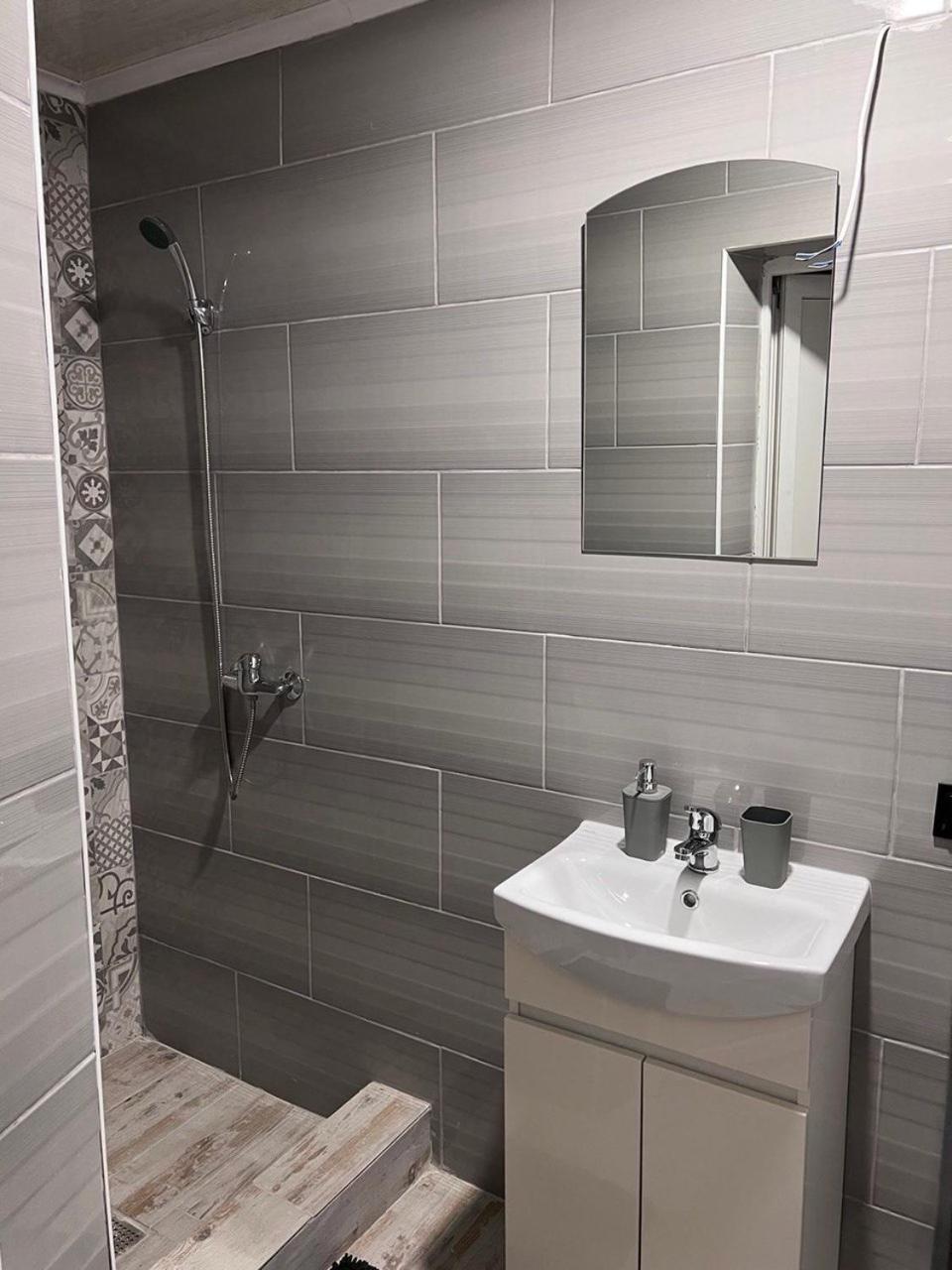 Luxury Live Apartment